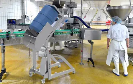 Retourneur inox semi-électrique de bidon EBT300D