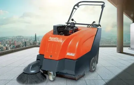 Balayeuse autotractée Hako Sweepmaster P/B 650