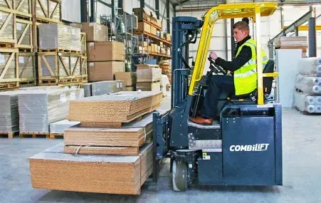 Chariot multidirectionnel Combilift Combi-CBE