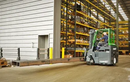 Chariot multidirectionnel Combilift Combi-CBE4