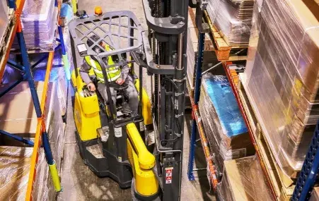  Carrello elevatore articolato elettrico Combilift Aisle Master