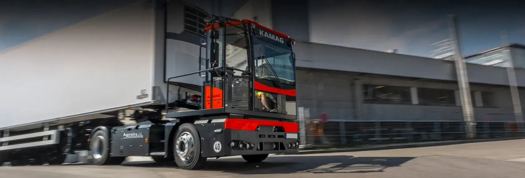 El tractor terminal para logística KAMAG PT